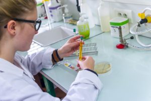 photo corporate de l'ENILV de La Roche sur Foron ( école nationale des industries du lait et des viandes), le laboratoire d'analyse, a La Roche sur foron, le 13 novembre 2014, photo Gilles BERTRAND www.gillesbertrand.fr